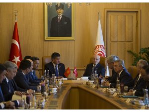 Kırgızistan Cumhurbaşkanı Ceenbekov'dan TBMM'ye ziyaret