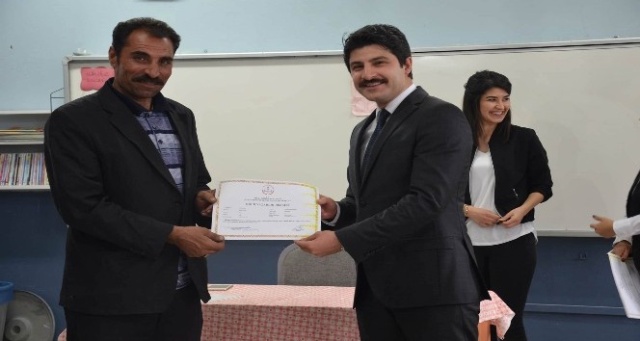 Çeltik’te başarılı kursiyerlere sertifikaları verildi