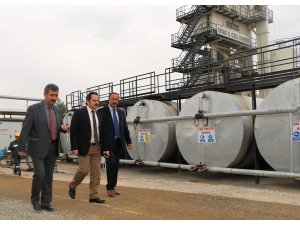 Kaya, asfalt ve kilitli parke taşı şantiyelerini inceledi