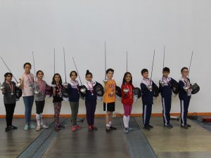 Eskrimde okul müsabakaları yapıldı