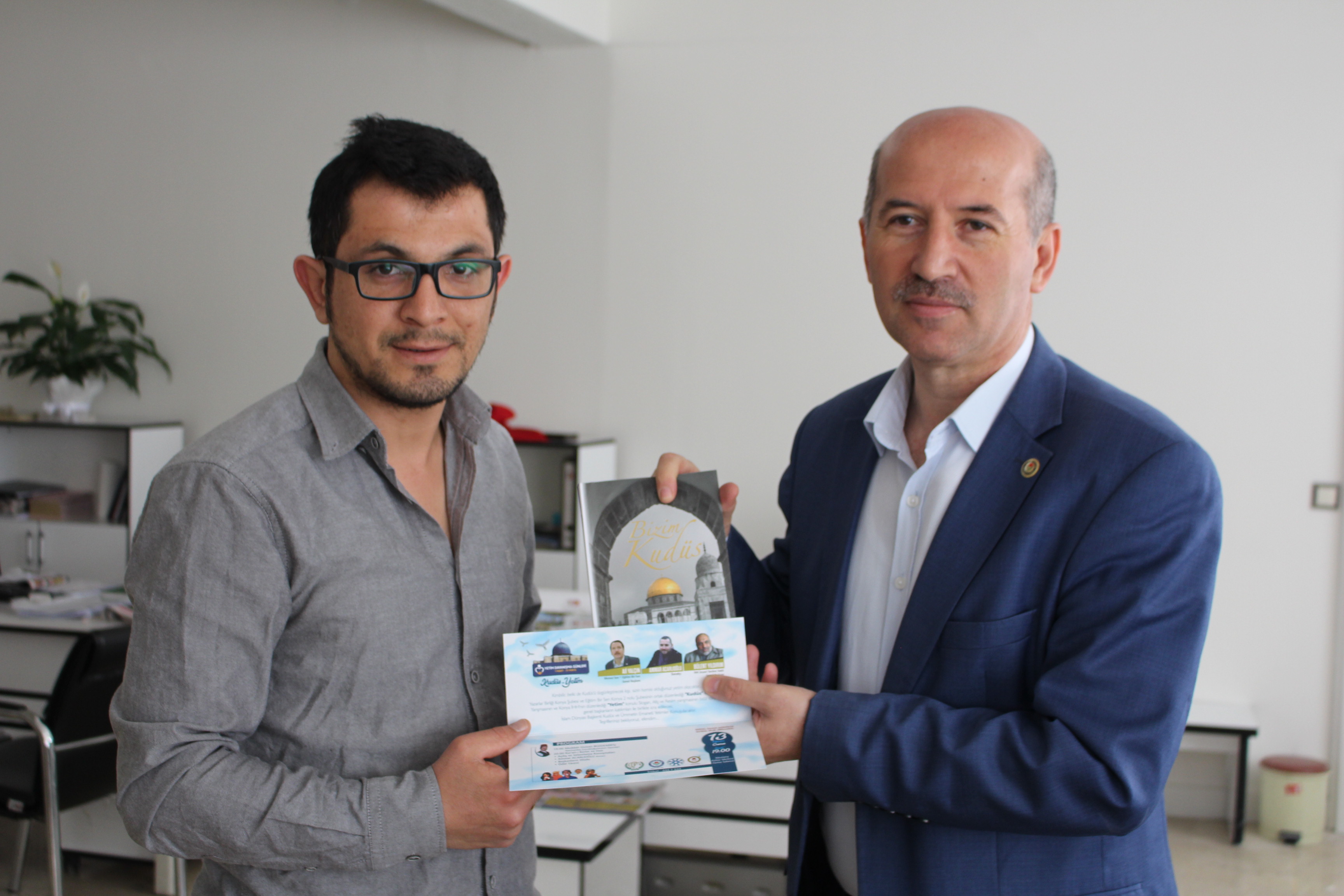 Eğitim Bir-Sen, Kudüs ve yetimin yanında