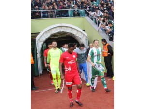 Eto’o eski takımına karşı