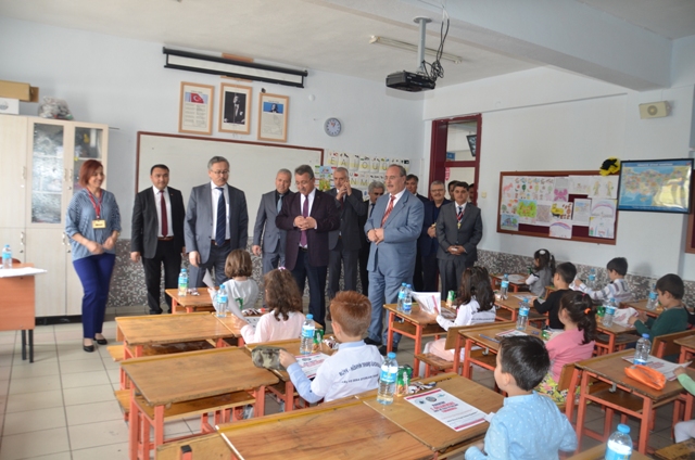 Başkan Mehmet Hançerli Karatay 1. Akıl ve zeka oyunları turnuvasını ziyaret etti