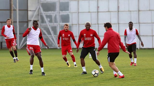 Sivasspor Avrupa aşkına sahaya çıkıyor