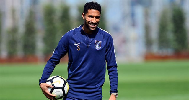 Gael Clichy: 'Kendi oyunumuzu oynarsak Galatasaray maçından istediğimizi alırız'