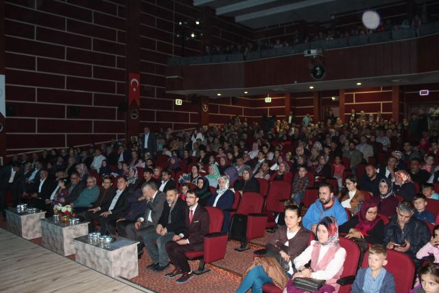 Nimetullah Şiire ve İlahiye Doyurdu