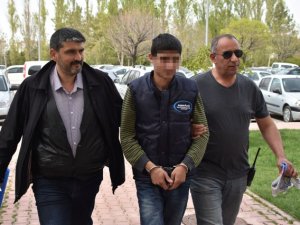 Kadın kıyafetiyle intikam kundaklaması
