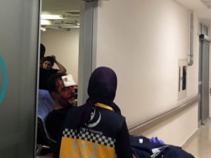 Sokak ortasında satırla saldırdılar