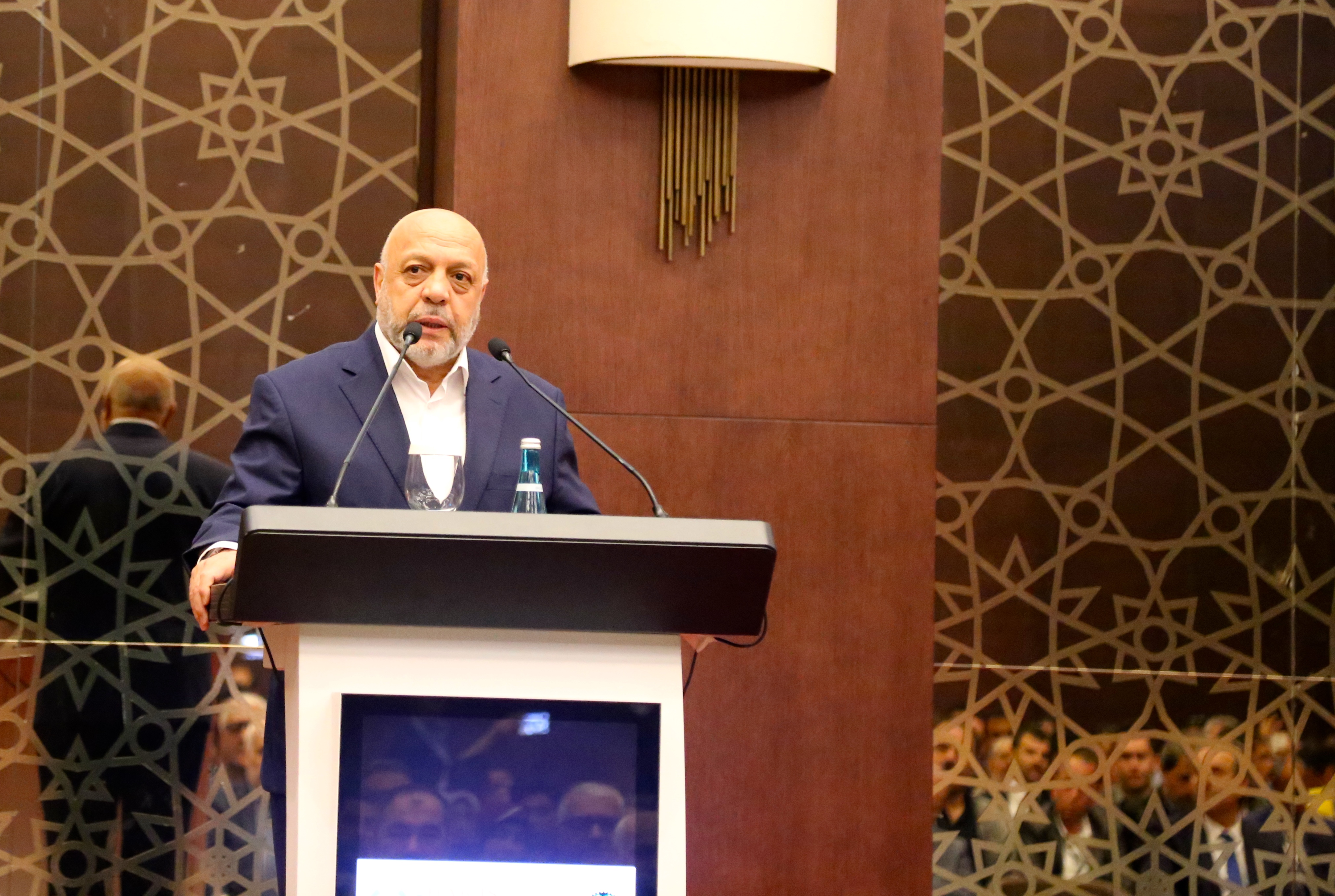 "Taşeron düzenlemesi bir meydan okumadır"