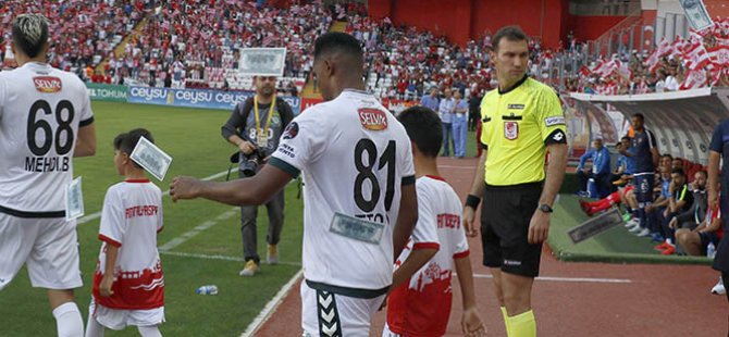 Antalyaspor taraftarı Eto'o'ya dolar saçtı!