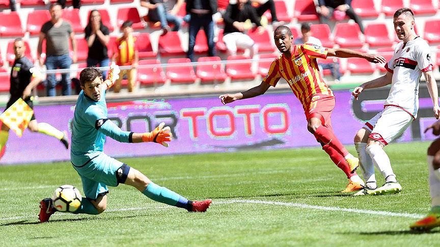 Kayserispor Konyaspor'u sevindirdi