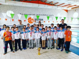 Sistem Koleji yüzmede Konya şampiyonu