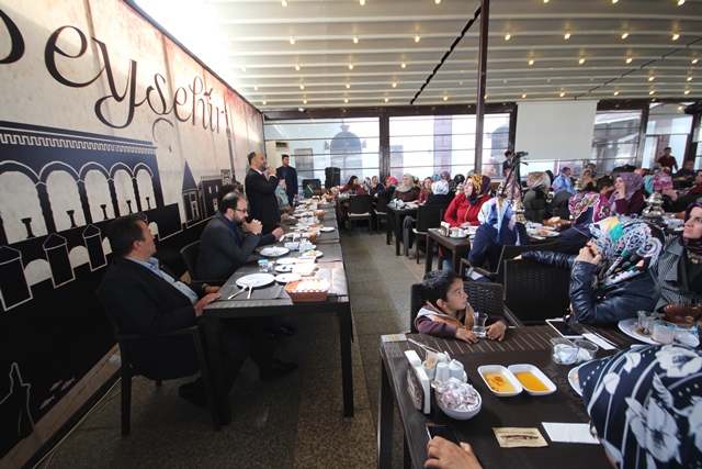 Başkan Özaltun, anne ve anne adaylarıyla buluştu