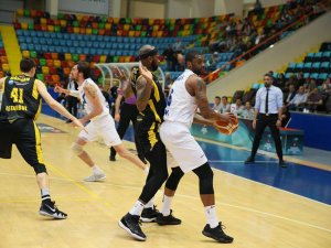 Dev Adamlara nazar değdi!