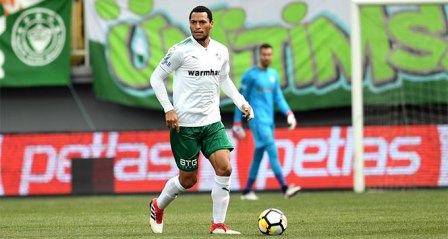 Titi: 'Başımızı dik tutmak zorundayız'