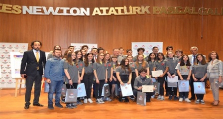 Matematik bilginlerinin çalışmaları, İngiltere’de Bahçeşehir Koleji öğrencileri tarafından tanıtıldı