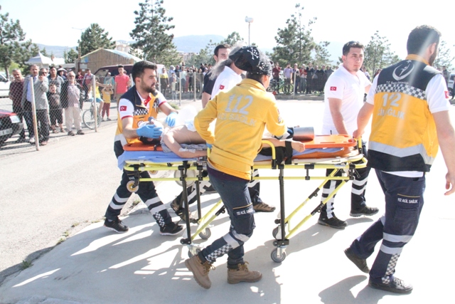 Bisikletten düşen 2 kardeş yaralandı