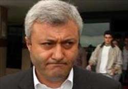 Tuncay Özkan dinlemeye takıldı