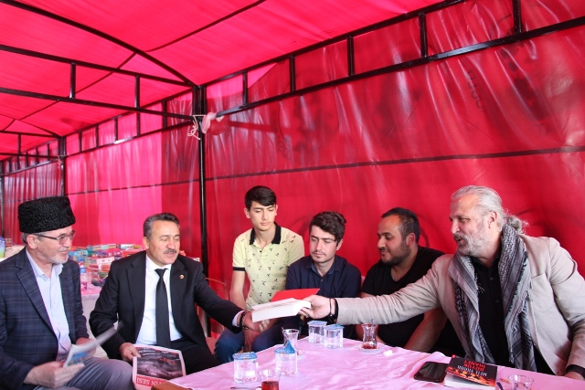Mete Yarar "10 Yıl Sonra Gençlerin Dimağlarını Açıyorsunuz"