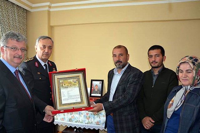 Şehit ailesine ‘Şehadet Belgesi’