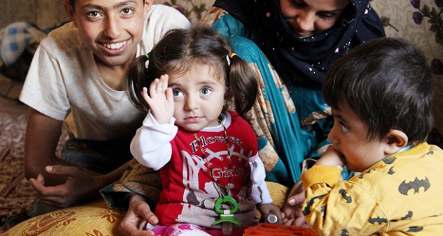 3 yaşındaki Hülya'nın kemikleri cam gibi kırılıyor