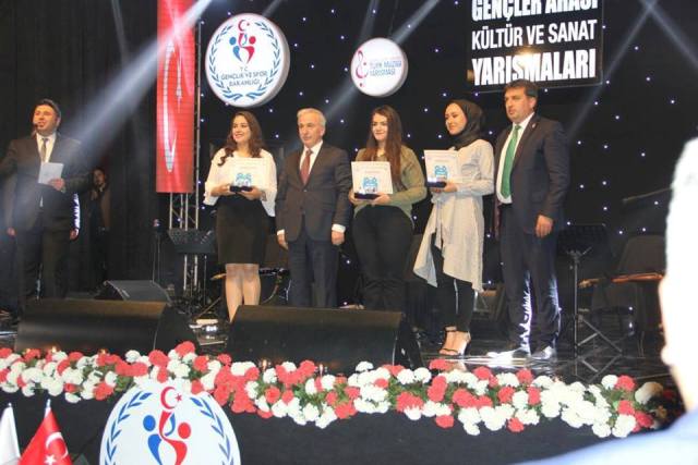 Konyalı gençler ödülle döndü