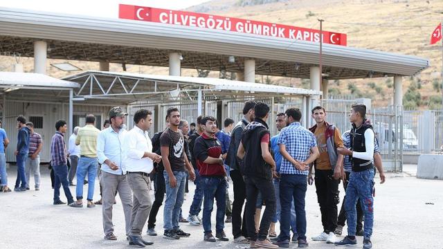 Cilvegözü'nden 3,5 ayda yaklaşık 10 bin Suriyeli ülkesine döndü