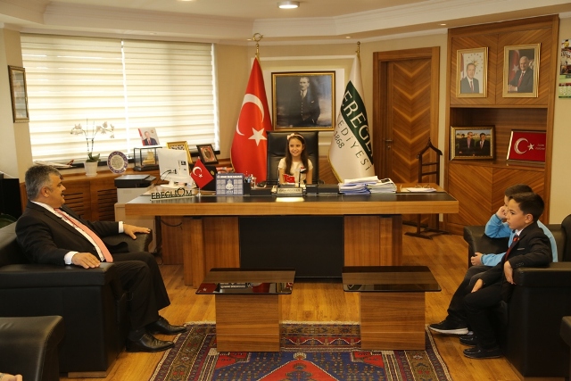 Makam Çocuklara Emanet
