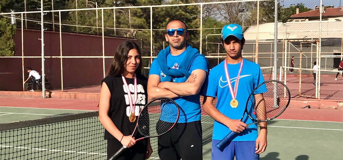 Konyalı tenisçilerden 2 derece