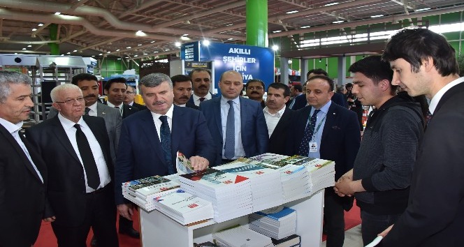 Akyürek, sektör temsilcilerini eş zamanlı açılan 4 fuara davet etti