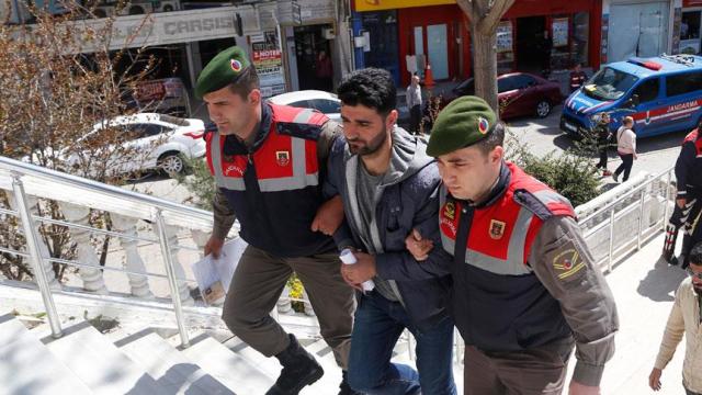 FETÖ şüphelileri yol kontrolünde yakalandı