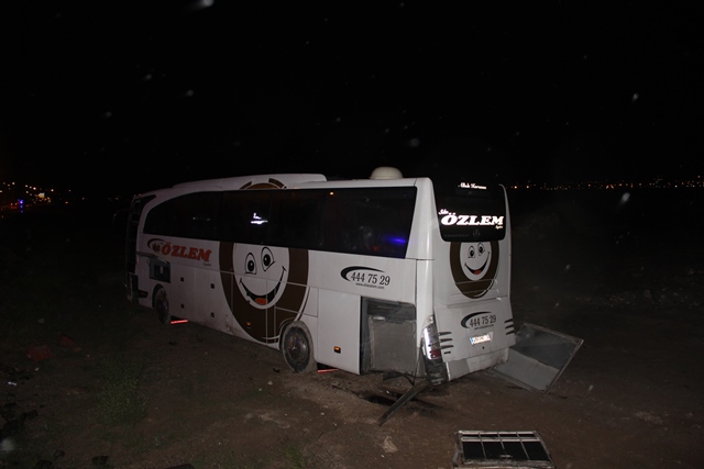 Otobüs şarampole indi: 18 yaralı