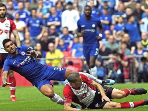 Chelsea kupada finale çıktı