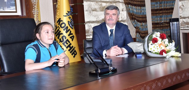 Akyürek'in koltuğuna Cemre Ezgi oturdu