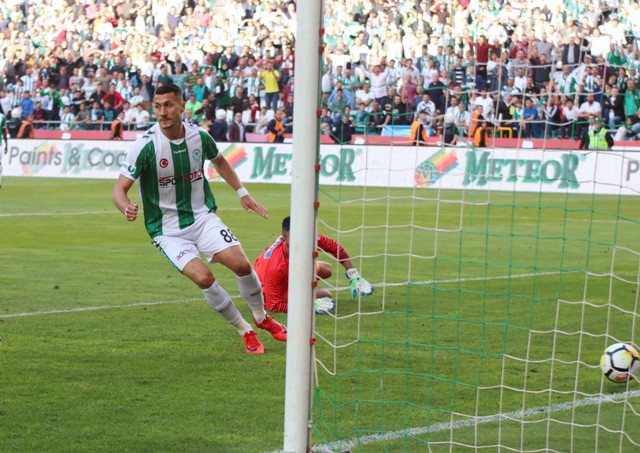 Jahovic: Kalecinin hamlesini bekledim