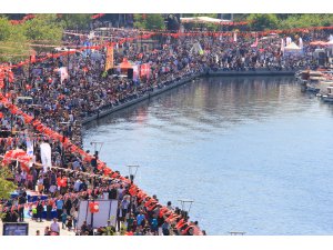 SOLOTÜRK'ün "23 Nisan" gösterisi nefes kesti