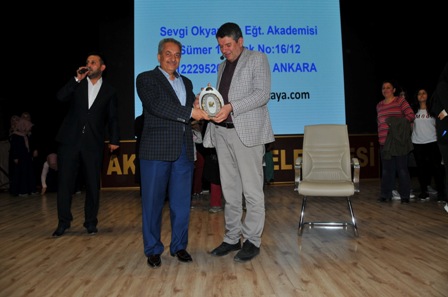 Yazar Kapaklıkaya konferans verdi