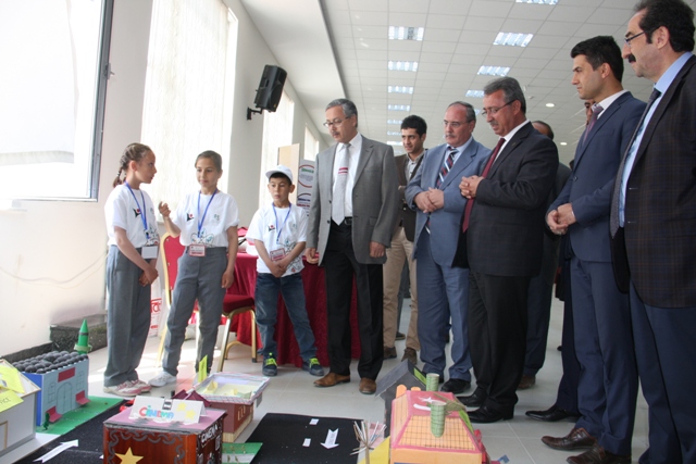 Başkan Hançerli bilim sergisinde
