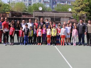 Teniste 23 Nisan turnuvası tamamlandı