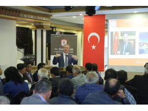 Vali Gül, muhtarlarla bir araya geldi