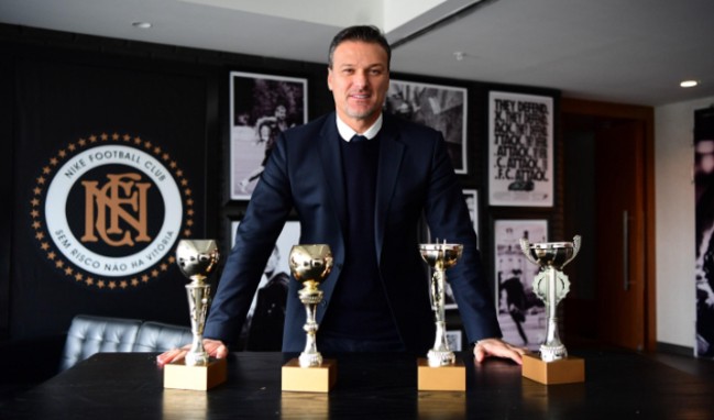 Beşiktaşlı ünlü futbolcu hangi partiden aday oldu?