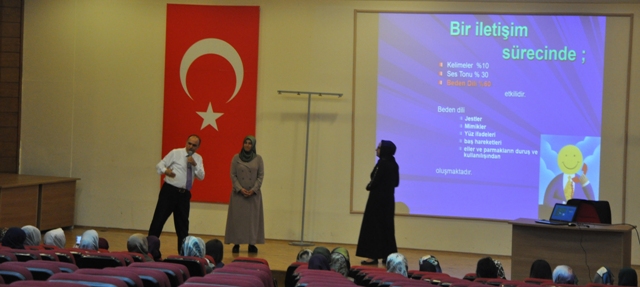 Siyasetçilere Beden Dili ve İletişim Eğitimi