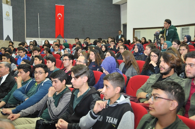 Selçuk Üniversitesi Kitap Fuarı Açıldı