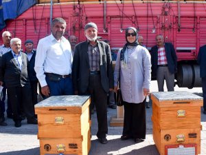 Nallıhan Belediyesinden arıcılara destek