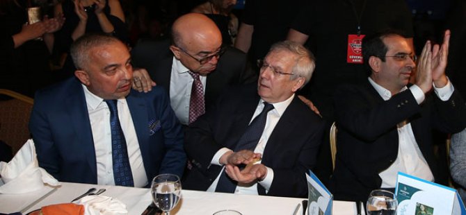 Aziz Yıldırım Konya'daki taraftar derneğinin gecesine katıldı