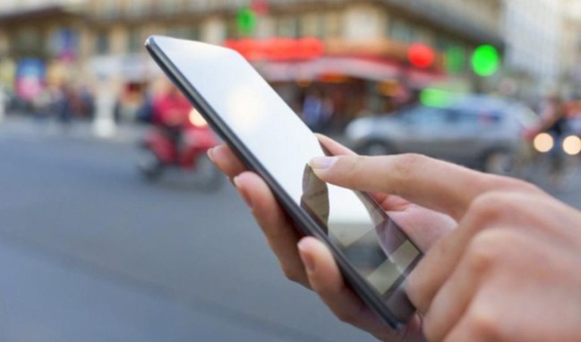 Siri de ağzını bozdu! Annenize küfredebilir...