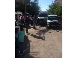 Öğrenci servisi hafif ticari araçla çarpıştı: 10 yaralı