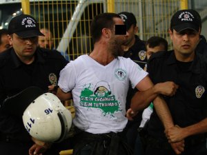 Bursa'da 2 Konyaspor taraftarı gözaltına alındı