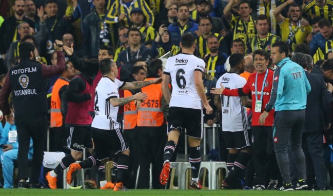 Yarıda kalan derbiyi hangi hakem yönetecek?