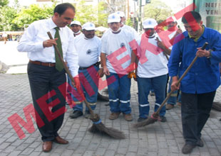 Başkan Selçuklu’yu sildi süpürdü!
